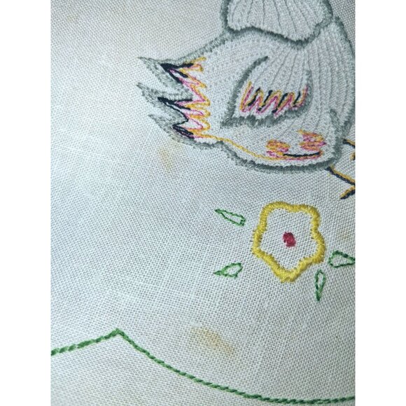 Chicken Embroidered Cotton Tablecloth With Scalloped Edges And Floral Motifs 32x - Picture 6 of 12